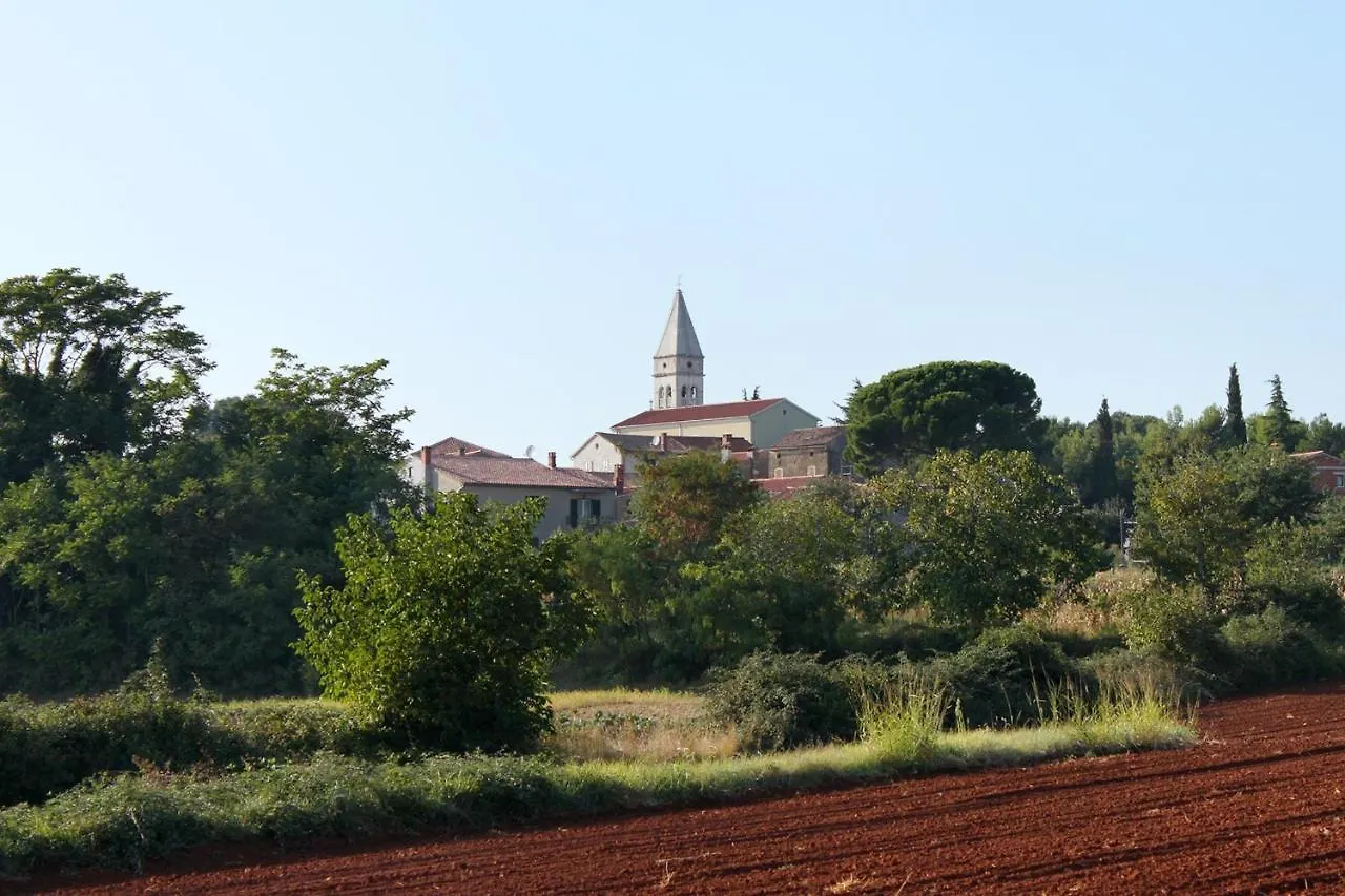 Apartments With A Parking Space Kastelir, Central Istria - Sredisnja Istra - 17528