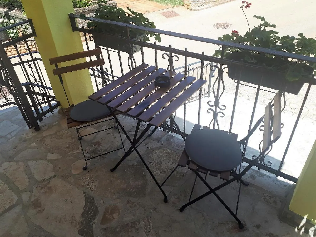 Apartments With A Parking Space Kastelir, Central Istria - Sredisnja Istra - 17528